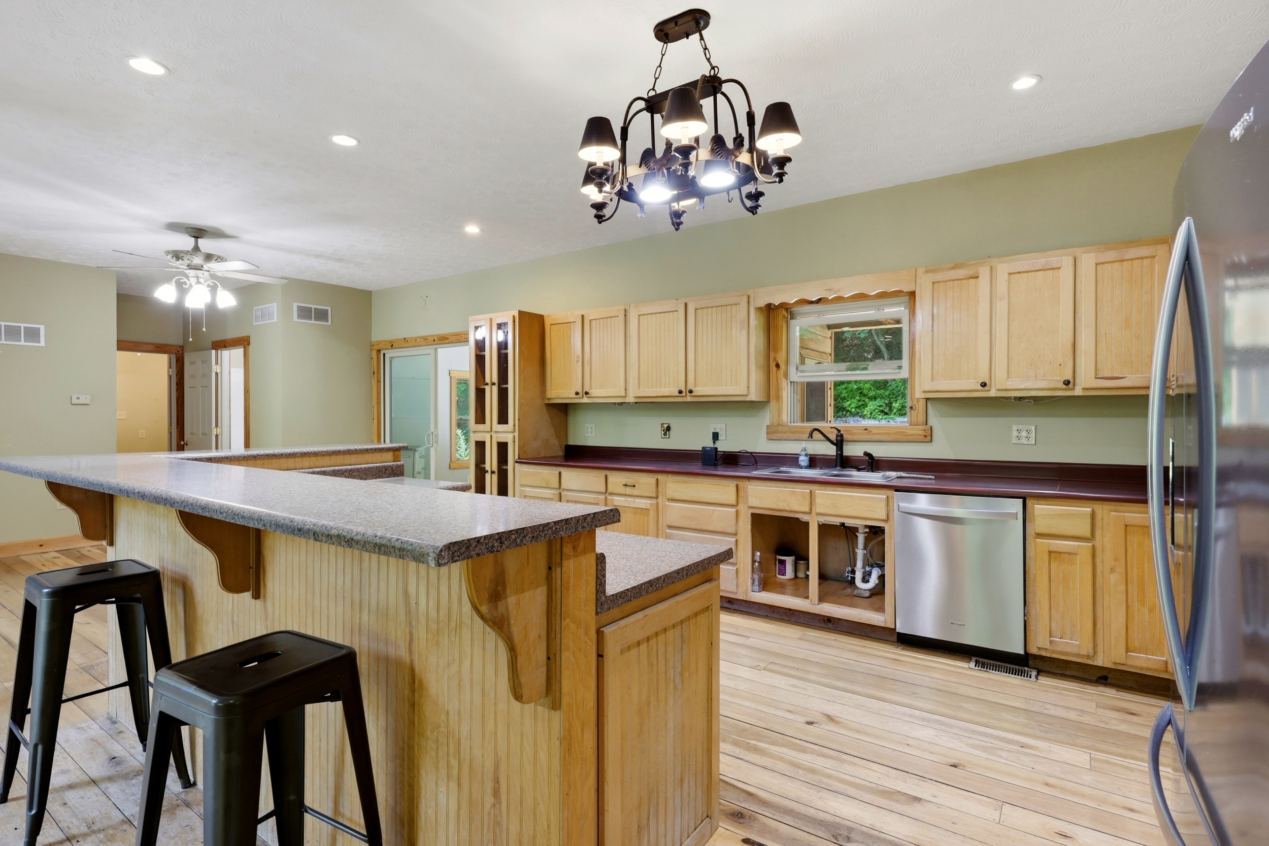 Kitchen breakfast bar with seating