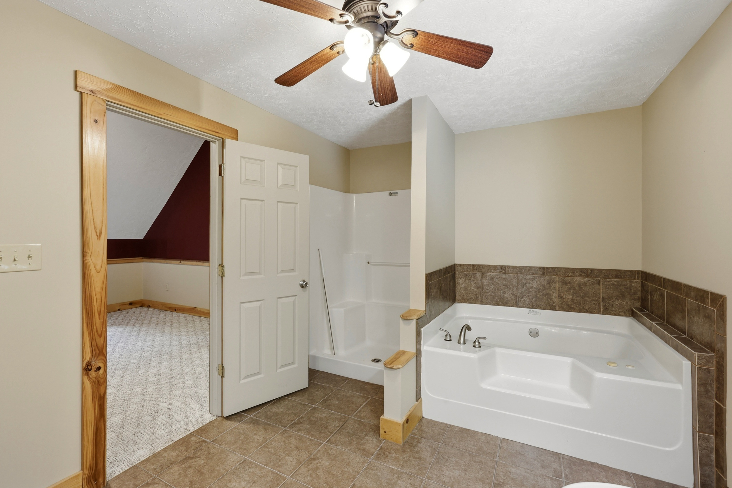 Upper level additional room
