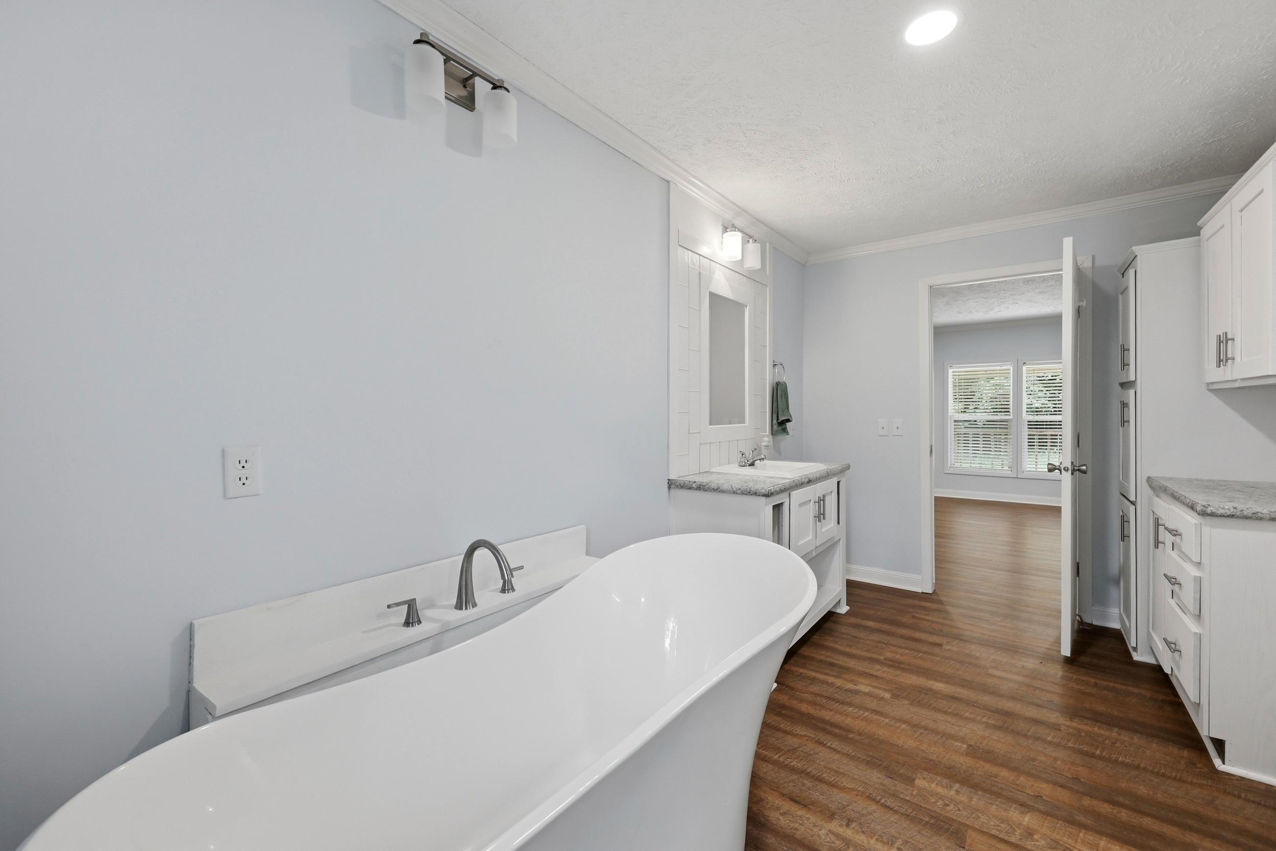 Oversized 72-inch soaking tub