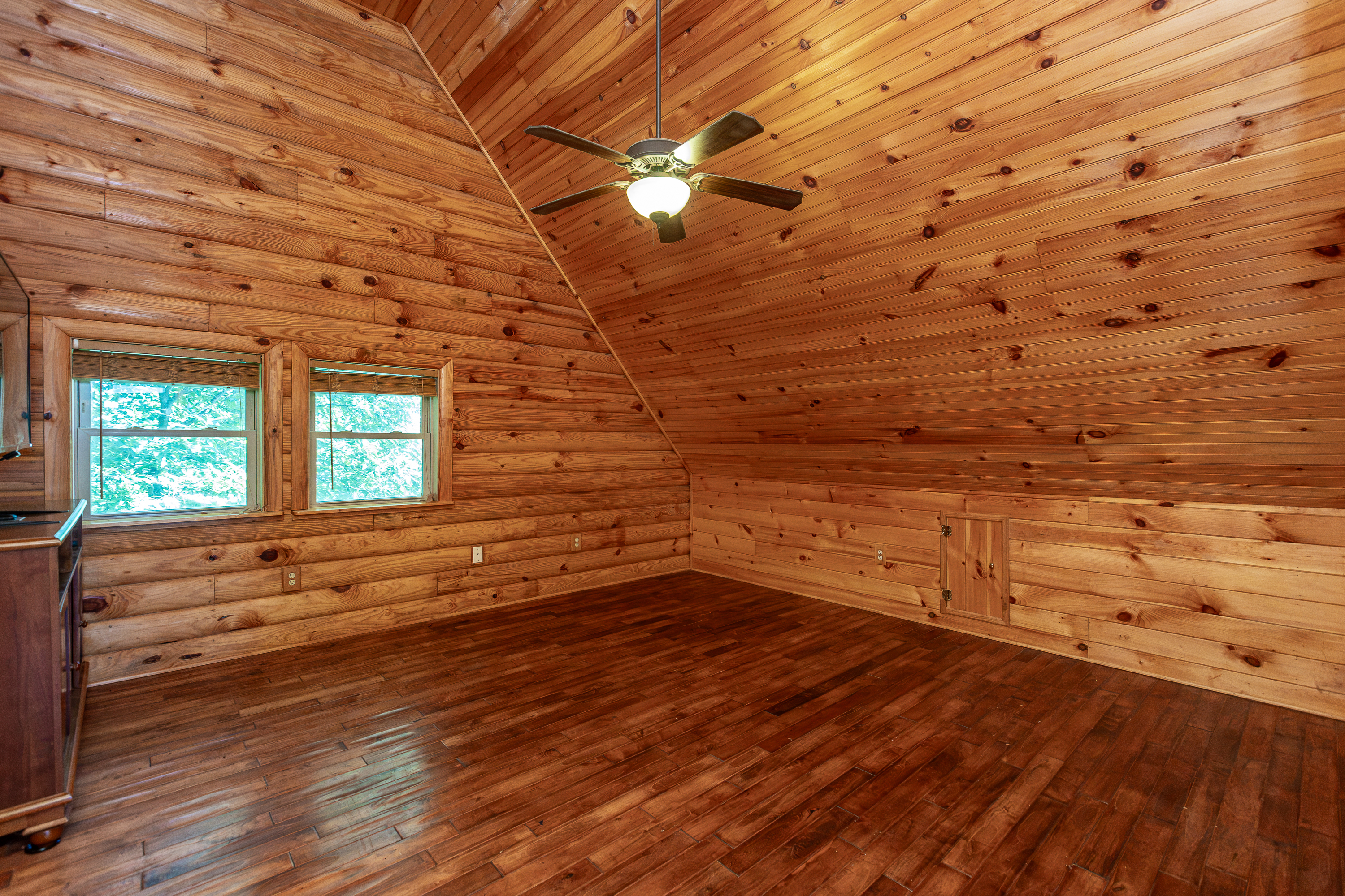 Upstairs hallway or loft area